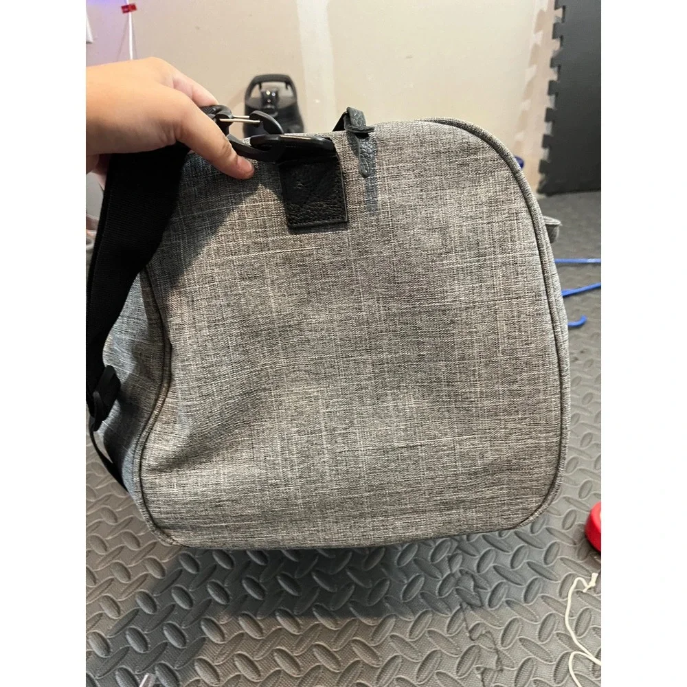Herschel Supply Co Novel Duffle Bag Unisex OS Gray Heathered Vendr Logo